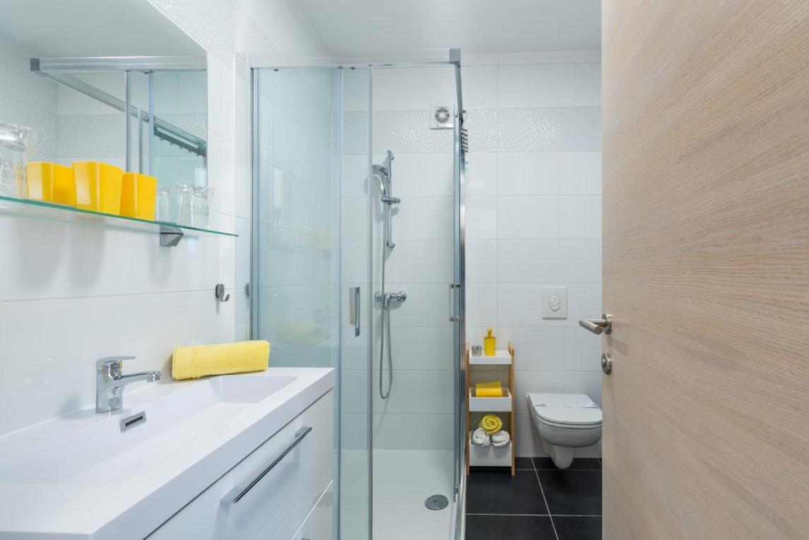 Apartmann วีร์ ภายนอก รูปภาพ