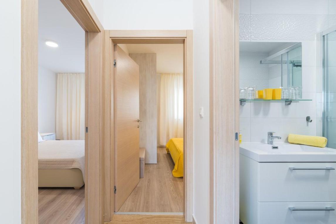 Apartmann วีร์ ภายนอก รูปภาพ